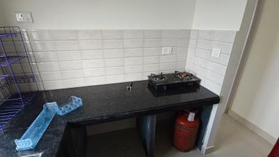 Kitchen Image of 700 Sq.ft 2 BHK Apartment / Flat for rent in Unimark Lakewood Estate, New Garia Kolkata for Rs. 26000