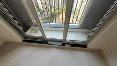 Balcony Image of 900 Sq.ft 2 BHK Apartment / Flat for rent in Ashar Metro Towers, Thane West Thane for Rs. 40000