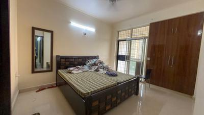 Bedroom Image of 1200 Sq.ft 2 BHK Apartment / Flat for rent in Mahagun Mascot, Crossings Republik Ghaziabad for Rs. 24000