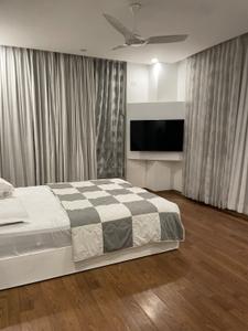 Bedroom Image of 3595 Sq.ft 4 BHK Apartment / Flat for rent in Mantri Pinnacle, Hulimavu Bengaluru for Rs. 180000