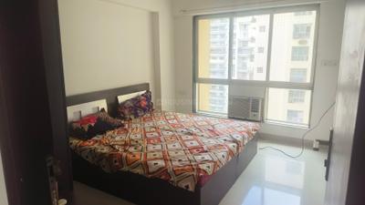 Bedroom Image of 1050 Sq.ft 3 BHK Apartment / Flat for rent in Nahar Yarrow Yucca Vinca, Powai Mumbai for Rs. 107000