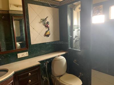 Bathroom Image of 3600 Sq.ft 3 BHK Builder Floor for rent in DLF Phase 3 Gurgaon for Rs. 65000