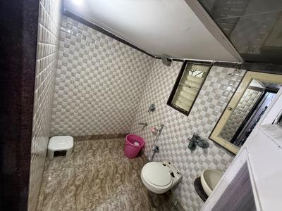 Bathroom Image of 1600 Sq.ft 3 BHK Duplex for sale in Malad West Mumbai for Rs. 57500000