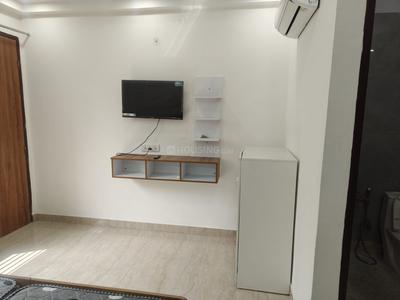 Bedroom Image of 1500 Sq.ft 1 BHK Builder Floor for rent in Sector 40 Gurgaon for Rs. 29000