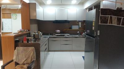 Kitchen Image of 1816 Sq.ft 3 BHK Apartment / Flat for rent in Dev Vihaan, Acher Ahmedabad for Rs. 45000