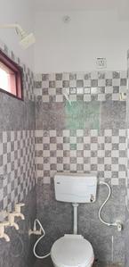 Bathroom Image of 560 Sq.ft 2 BHK Independent House for rent in Qutub Vihar New Delhi for Rs. 7000