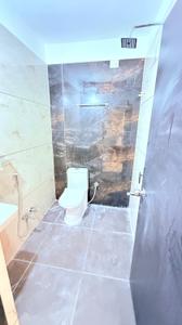 Bathroom Image of 1450 Sq.ft 3 BHK Apartment / Flat for rent in Balaji Parisar Phase II, Ayodhya Bypass Bhopal for Rs. 30000