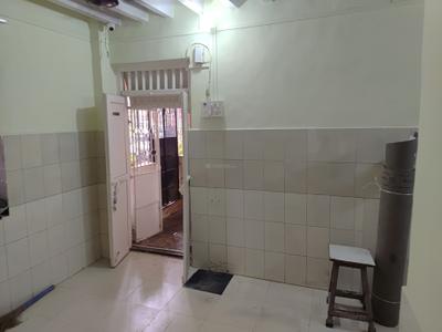 Bedroom Image of 220 Sq.ft 1 RK Independent House for rent in Santacruz East Mumbai for Rs. 18000