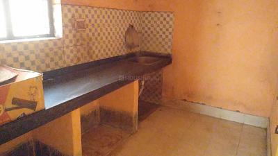 Kitchen Image of 900 Sq.ft 2 BHK Apartment / Flat for rent in Ganguly Bagan Kolkata for Rs. 15000