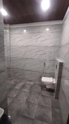 Bathroom Image of 600 Sq.ft 1 BHK Apartment / Flat for rent in Mahalakshmi Nagar Indore for Rs. 21000