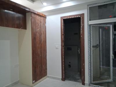 Bedroom Image of 1450 Sq.ft 3 BHK Apartment / Flat for sale in RN Metro Heights, Sector 72 Noida for Rs. 5800000
