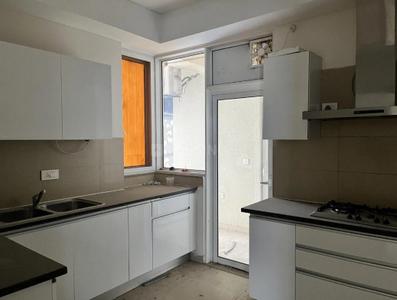 Kitchen Image of 2800 Sq.ft 3 BHK Apartment / Flat for rent in Experion Windchants, Sector 112 Gurgaon for Rs. 85000
