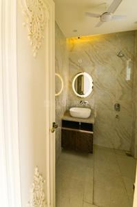 Bathroom Image of 2700 Sq.ft 4 BHK Independent House for sale in DLF City Phase 1, DLF Phase 1 Gurgaon for Rs. 40000000