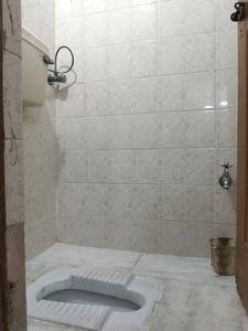 Common Bathroom One Image of 1200 Sq.ft 3.5 BHK Apartment / Flat for rent in Mayur Vihar Phase 1 Pocket 2 RWA, Mayur Vihar Phase 1 New Delhi for Rs. 56000
