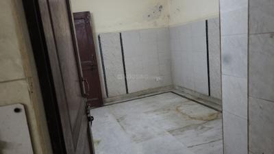 Bedroom Image of 900 Sq.ft 2 BHK Builder Floor for sale in Mukherjee Nagar New Delhi for Rs. 6500000
