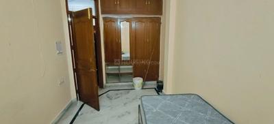 Bedroom Image of 2 room pg for boys 21k in Karol Bagh, New Delhi