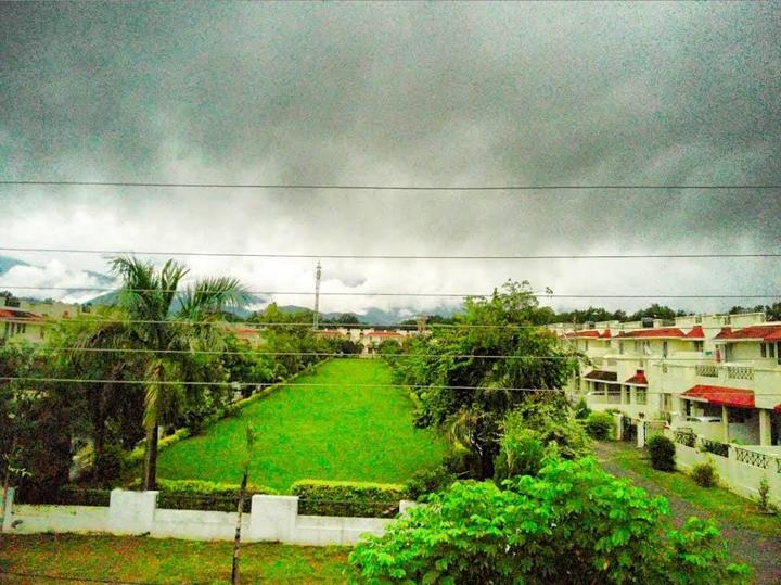 Silver Heights Main Image 1