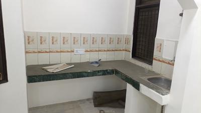Kitchen Image of 950 Sq.ft 3 BHK Builder Floor for sale in Laxmi Nagar New Delhi for Rs. 7000000