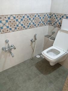 Common Bathroom Image of 1260 Sq.ft 2 BHK Apartment / Flat for sale in Karnavati Paradise, New Maninagar Ahmedabad for Rs. 4500000