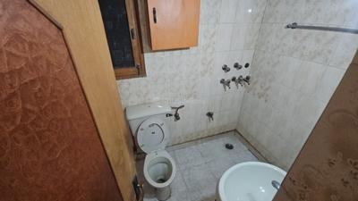 Image of 1800 Sq.ft 3 BHK Apartment / Flat for rent in DDA Flats Sarita Vihar, Sarita Vihar, New Delhi for Rs. 52500