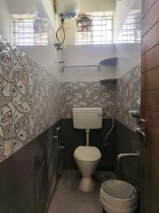Common Bathroom Image of 600 Sq.ft 1.5 BHK Builder Floor for rent in Hebbal Bengaluru for Rs. 15000