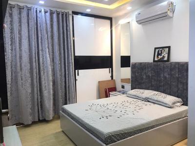 Bedroom Image of 950 Sq.ft 3 BHK Builder Floor for sale in Shalimar Bagh New Delhi for Rs. 18500000