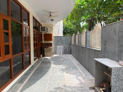 Balcony Image of 4000 Sq.ft 7 BHK Independent House for rent in Sector 41 Noida for Rs. 110000