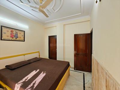Bedroom Image of 1300 Sq.ft 3 BHK Apartment / Flat for rent in Vaishali Ghaziabad for Rs. 37000