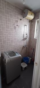Bathroom Image of 610 Sq.ft 1 BHK Apartment / Flat for rent in Amanora Towers 23 25, Hadapsar Pune for Rs. 28000