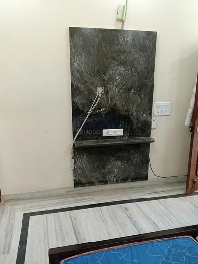 Poorvi Shalimar Bagh, Shalimar Bagh Bedroom 1