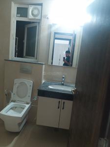 Bathroom Image of 1850 Sq.ft 3 BHK Apartment / Flat for rent in Rishita Manhattan, Gomti Nagar Extension Lucknow for Rs. 36000