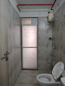 Common Bathroom Image of 500 Sq.ft 1 BHK Apartment / Flat for rent in Puraniks City Reserva Phase 1, Kasarvadavali Thane for Rs. 17250