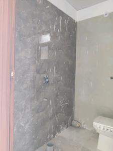 Common Bathroom Image of 950 Sq.ft 2 BHK Apartment / Flat for sale in Lal Kuan Ghaziabad for Rs. 4465000