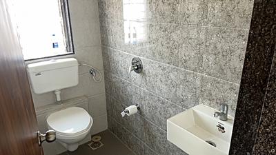Bathroom Image of 660 Sq.ft 1 BHK Apartment / Flat for sale in Aaditya Residences, Grant Road Mumbai for Rs. 19400000