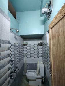 Bathroom Image of 721 Sq.ft 2 BHK Apartment / Flat for sale in Howrah Railway Station Howrah for Rs. 3600000