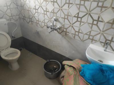Bathroom Image of 900 Sq.ft 1 BHK Builder Floor for rent in Lingipur Bhubaneswar for Rs. 12000