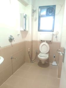 Common Bathroom Image of 1150 Sq.ft 3 BHK Apartment / Flat for sale in Lokhandwala Sierra Towers, Kandivali East Mumbai for Rs. 30500000