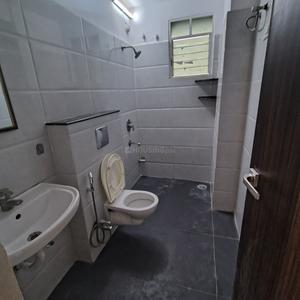 Bathroom Image of 1500 Sq.ft 2.5 BHK Apartment / Flat for sale in BCM Planet Phase 1, Nipania Indore for Rs. 14100000
