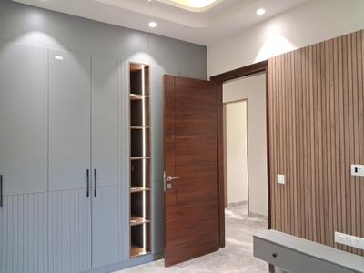 Bedroom Image of 1800 Sq.ft 3 BHK Builder Floor for sale in Paschim Vihar New Delhi for Rs. 34000000