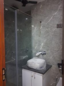 Common Bathroom Image of 1350 Sq.ft 3 BHK Builder Floor for sale in Paschim Vihar New Delhi for Rs. 26000000