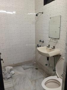 Bathroom Image of 1440 Sq.ft 3 BHK Builder Floor for rent in Chittaranjan Park New Delhi for Rs. 65000