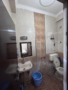 Bathroom Image of 850 Sq.ft 2 BHK Apartment / Flat for sale in Rajendra Nagar Ghaziabad for Rs. 7000000