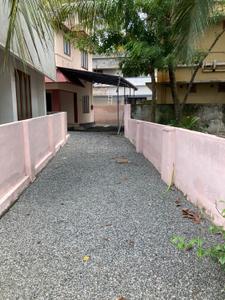 Image of 900 Sq.ft 2 BHK Independent House for rent in Maradu, Kochi for Rs. 13000