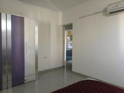 Bedroom Image of 920 Sq.ft 2 BHK Apartment / Flat for rent in Magarpatta Iris, Magarpatta City Pune for Rs. 38000