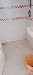 Bathroom Image of 680 Sq.ft 1 BHK Apartment / Flat for rent in Sheth Beverly Hills, Hinjawadi Pune for Rs. 21000