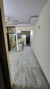 Bedroom Image of 550 Sq.ft 1 BHK Builder Floor for sale in Shalimar Bagh New Delhi for Rs. 4000000