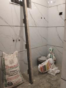 Common Bathroom Image of 950 Sq.ft 2 BHK Apartment / Flat for sale in Shalimar Garden Ghaziabad for Rs. 5500000