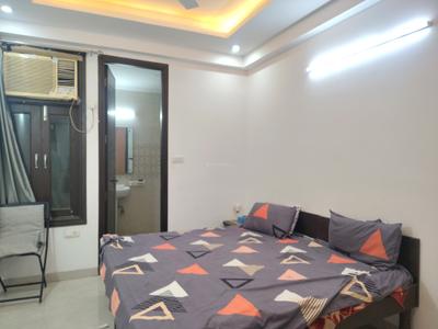 Bedroom Image of 900 Sq.ft 2 BHK Builder Floor for rent in Freedom Fighters Enclave New Delhi for Rs. 39000