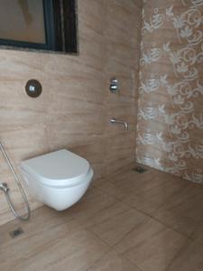 Common Bathroom Image of 1000 Sq.ft 2 BHK Apartment / Flat for sale in Amanora Gold Towers, Hadapsar Pune for Rs. 11000000