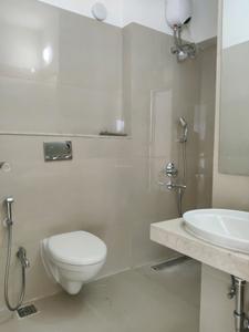 Common Bathroom Image of 915 Sq.ft 2.5 BHK Apartment / Flat for rent in Mulund West Mumbai for Rs. 76000